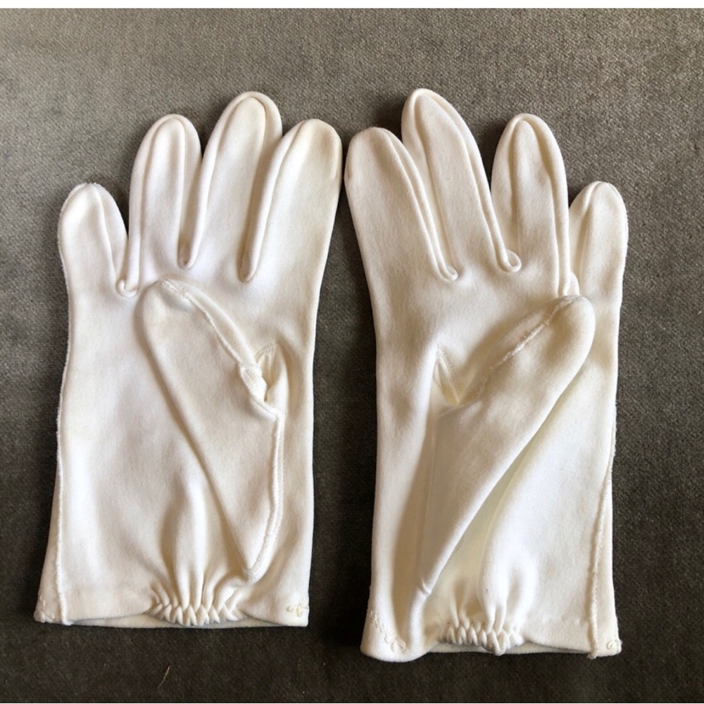 3 pairs Gorgeous vintage gloves: white beaded, white embroidered, brown leather - Picture 16 of 16